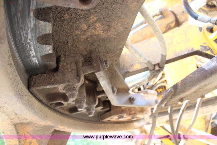 image for item H2725 1976 Caterpillar 140G articulated motor grader