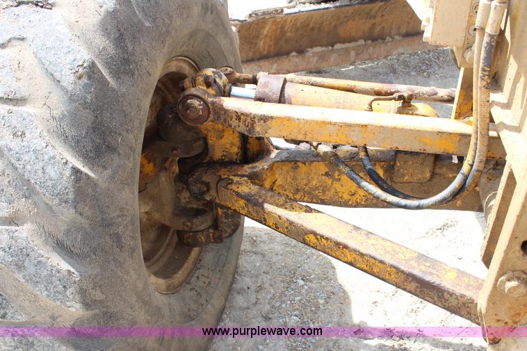 image for item H2725 1976 Caterpillar 140G articulated motor grader