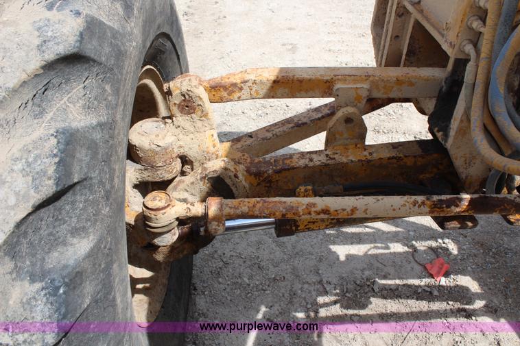 image for item H2725 1976 Caterpillar 140G articulated motor grader