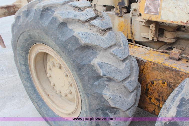 image for item H2725 1976 Caterpillar 140G articulated motor grader