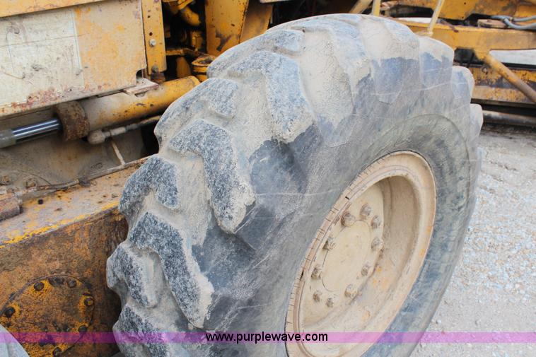 image for item H2725 1976 Caterpillar 140G articulated motor grader