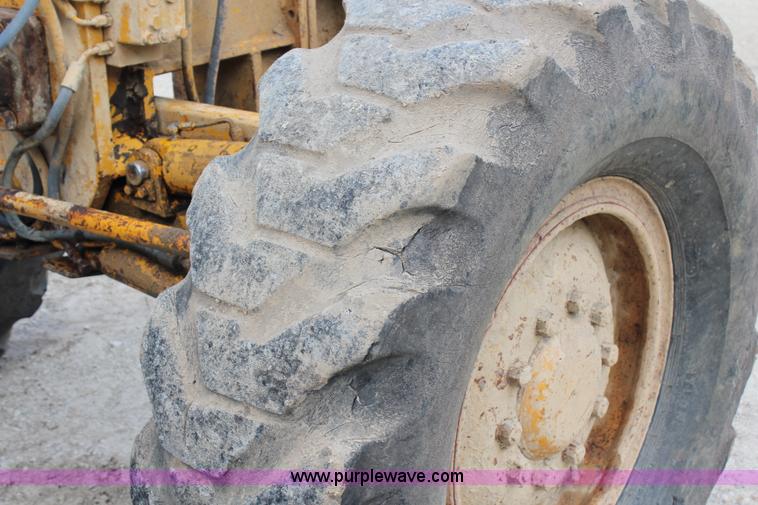 image for item H2725 1976 Caterpillar 140G articulated motor grader