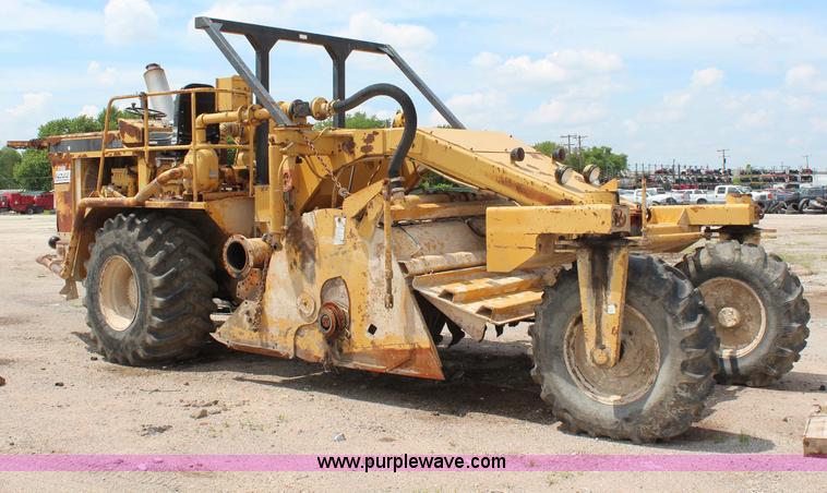 image for item H2726 1990 Caterpillar SS-250 soil stabilizer