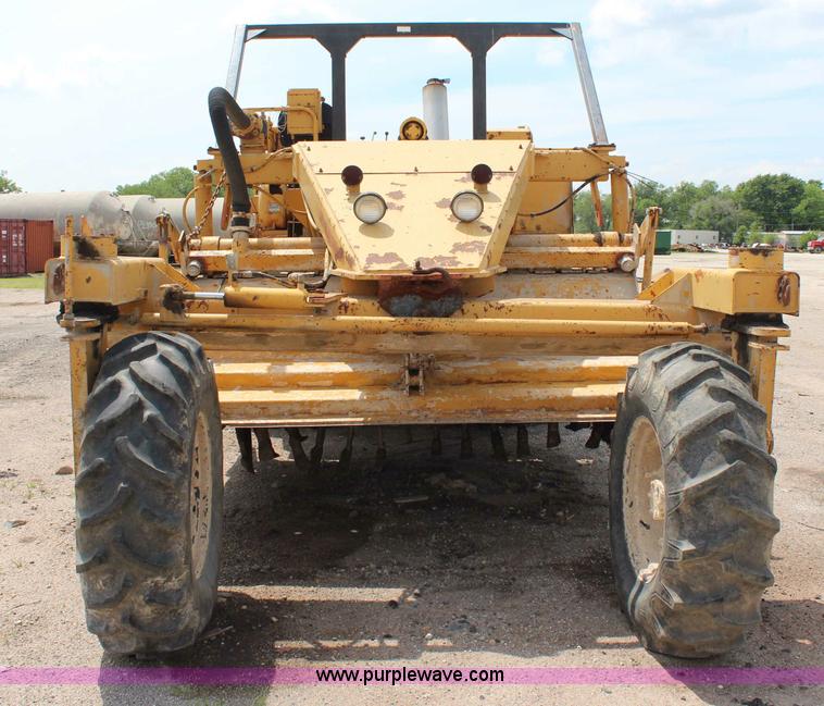 image for item H2726 1990 Caterpillar SS-250 soil stabilizer