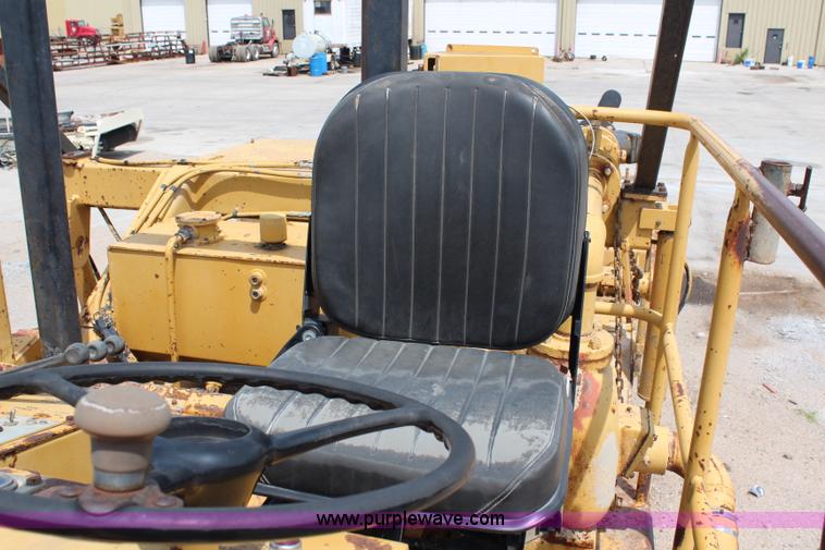 image for item H2726 1990 Caterpillar SS-250 soil stabilizer