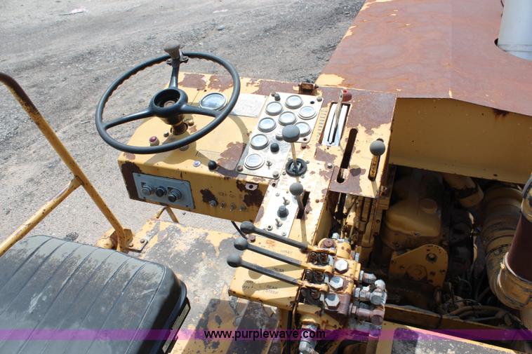 image for item H2726 1990 Caterpillar SS-250 soil stabilizer