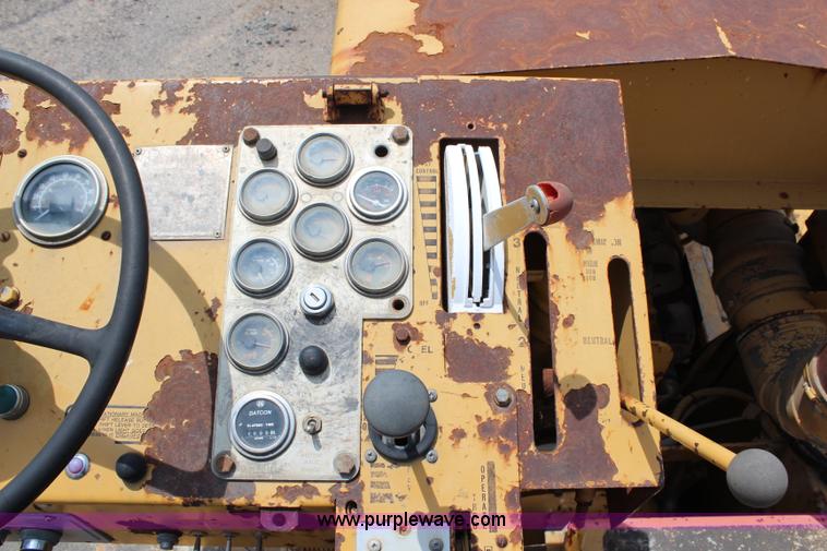 image for item H2726 1990 Caterpillar SS-250 soil stabilizer