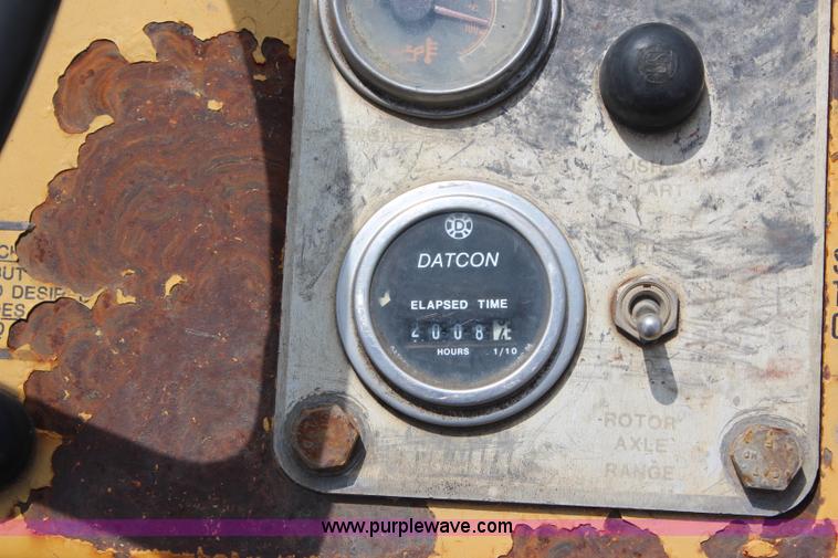 image for item H2726 1990 Caterpillar SS-250 soil stabilizer