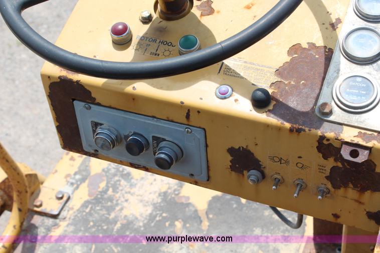 image for item H2726 1990 Caterpillar SS-250 soil stabilizer