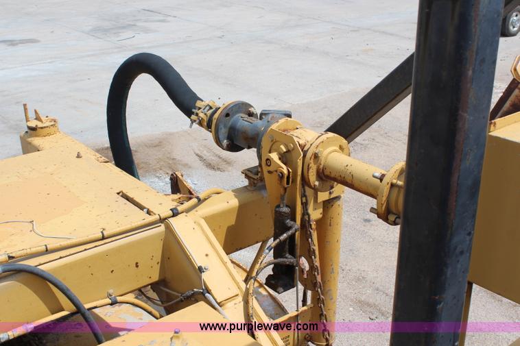 image for item H2726 1990 Caterpillar SS-250 soil stabilizer