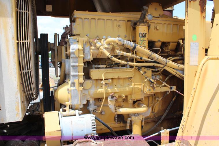 image for item H2726 1990 Caterpillar SS-250 soil stabilizer