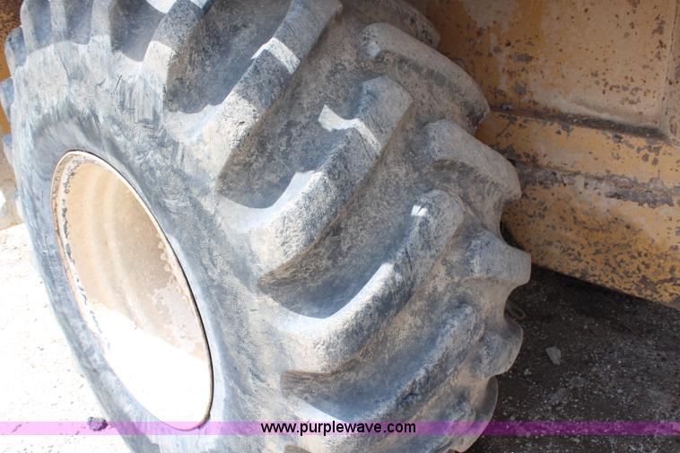 image for item H2726 1990 Caterpillar SS-250 soil stabilizer