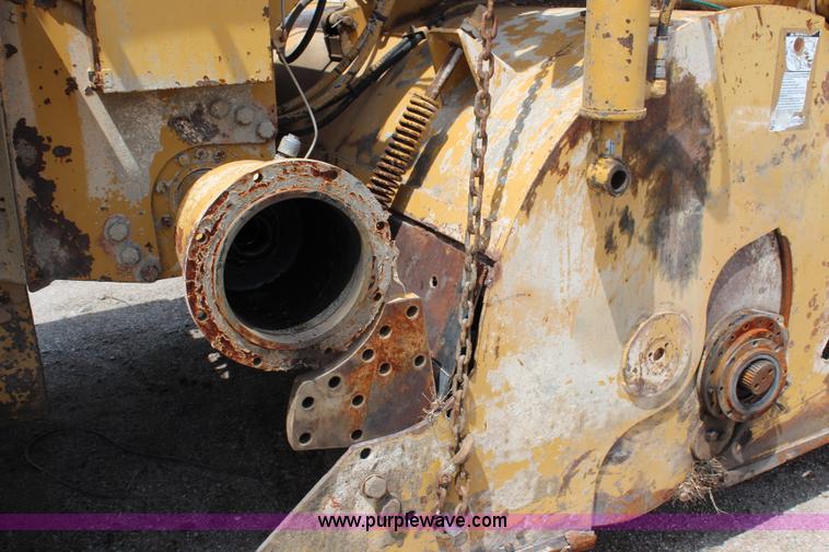 image for item H2726 1990 Caterpillar SS-250 soil stabilizer