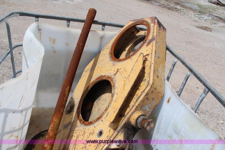 image for item H2726 1990 Caterpillar SS-250 soil stabilizer