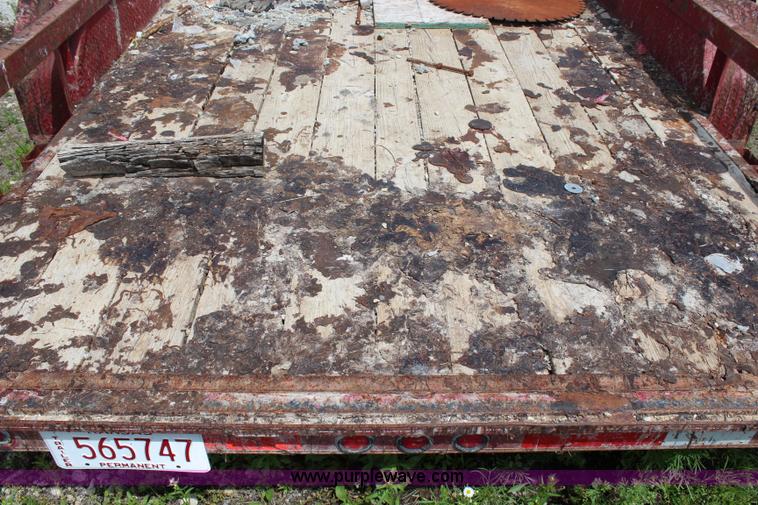 image for item H2730 2003 Target tandem axle trailer