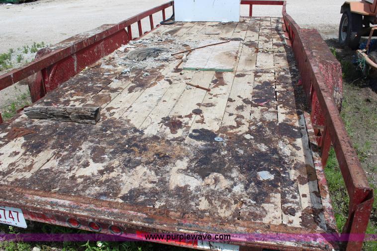 image for item H2730 2003 Target tandem axle trailer