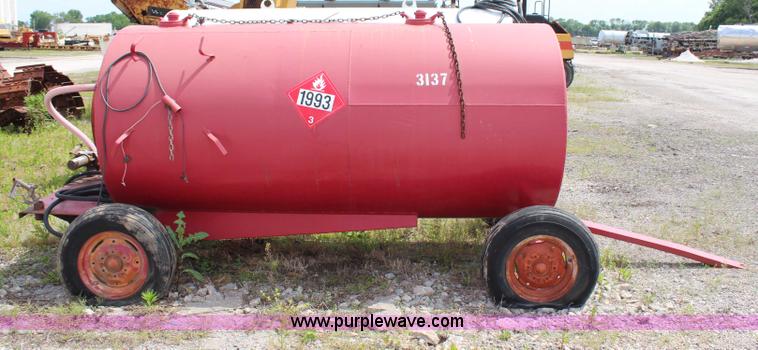 image for item H2736 1,000 gallon fuel tank