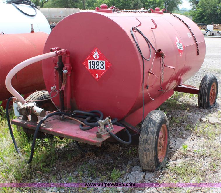 image for item H2736 1,000 gallon fuel tank