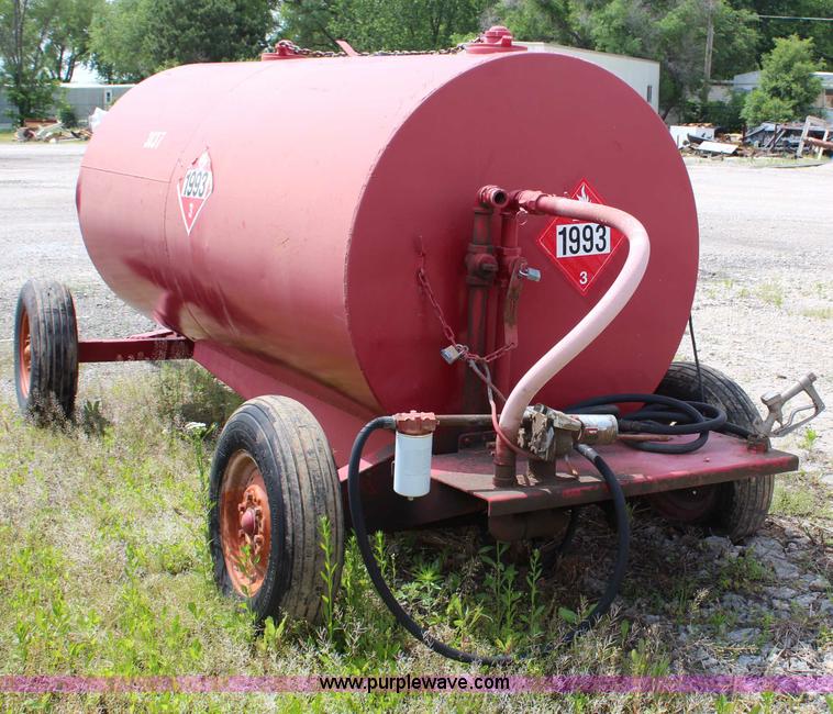 image for item H2736 1,000 gallon fuel tank