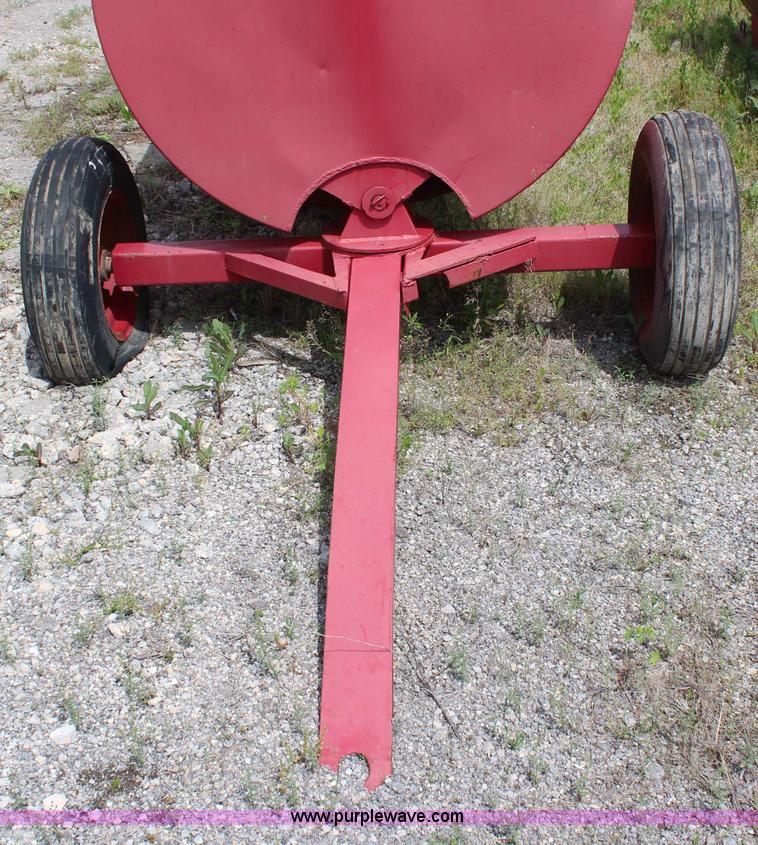 image for item H2736 1,000 gallon fuel tank