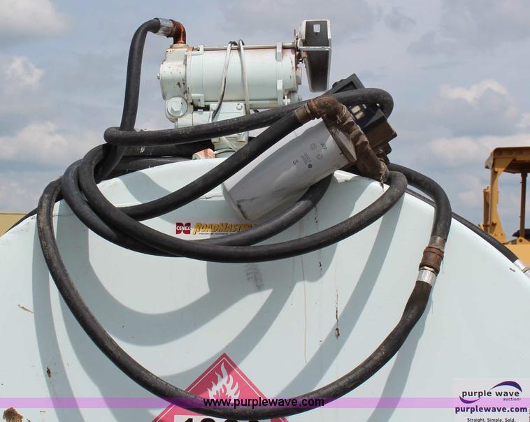 image for item H2738 3,000 gallon fuel tank