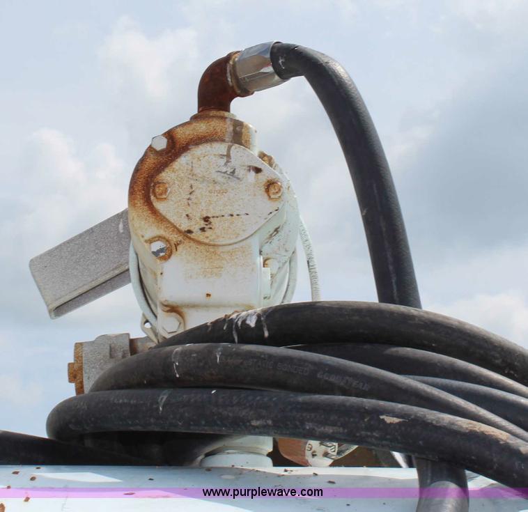 image for item H2738 3,000 gallon fuel tank