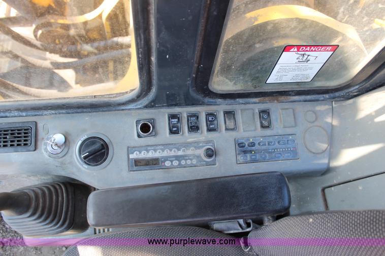 image for item H2743 2003 Komatsu PC400LC-6LM excavator
