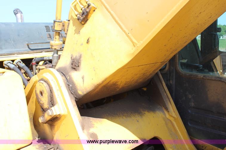 image for item H2743 2003 Komatsu PC400LC-6LM excavator