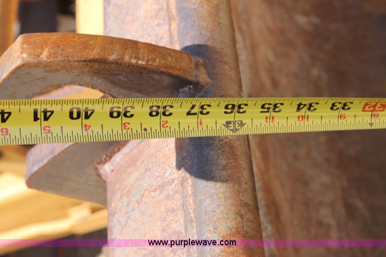 image for item H2989 1998 New Holland 555E backhoe