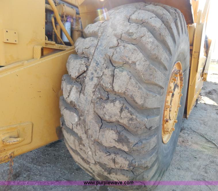 image for item H3343 1977 Caterpillar 637D dual engine conventional scraper