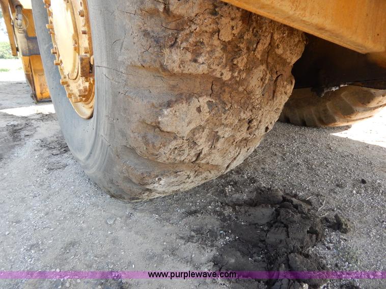 image for item H3343 1977 Caterpillar 637D dual engine conventional scraper