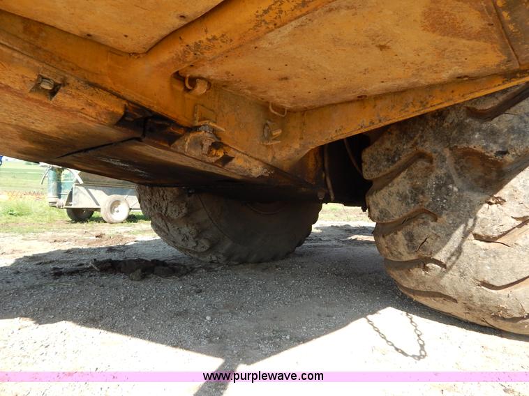 image for item H3343 1977 Caterpillar 637D dual engine conventional scraper