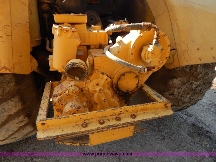 image for item H3343 1977 Caterpillar 637D dual engine conventional scraper