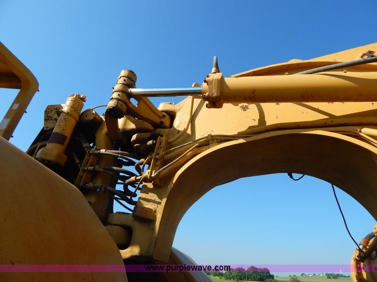 image for item H3343 1977 Caterpillar 637D dual engine conventional scraper