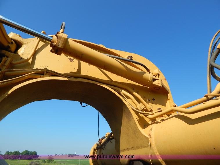image for item H3343 1977 Caterpillar 637D dual engine conventional scraper