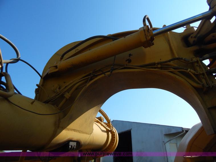 image for item H3343 1977 Caterpillar 637D dual engine conventional scraper