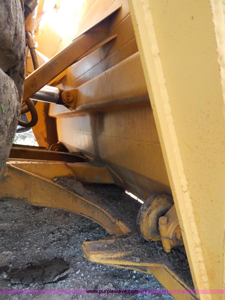 image for item H3343 1977 Caterpillar 637D dual engine conventional scraper