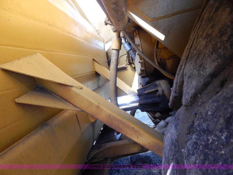 image for item H3343 1977 Caterpillar 637D dual engine conventional scraper