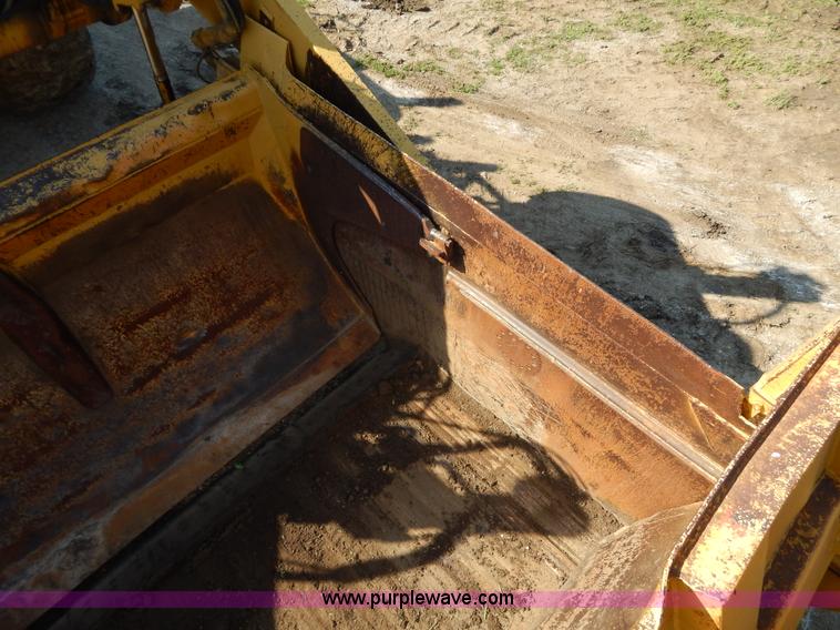 image for item H3343 1977 Caterpillar 637D dual engine conventional scraper