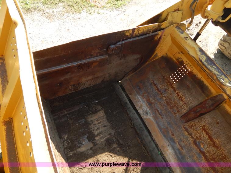 image for item H3343 1977 Caterpillar 637D dual engine conventional scraper