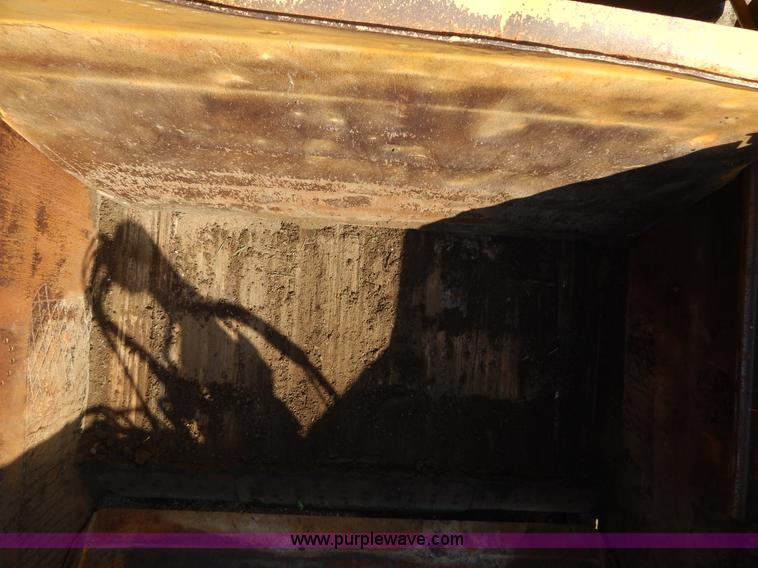 image for item H3343 1977 Caterpillar 637D dual engine conventional scraper