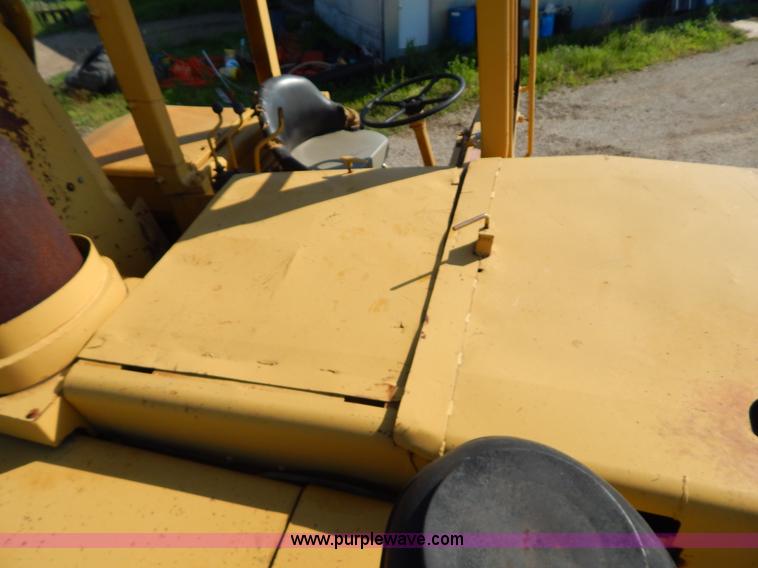 image for item H3343 1977 Caterpillar 637D dual engine conventional scraper