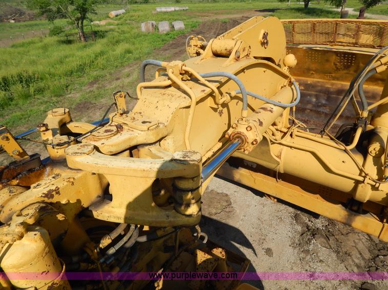 image for item H3343 1977 Caterpillar 637D dual engine conventional scraper