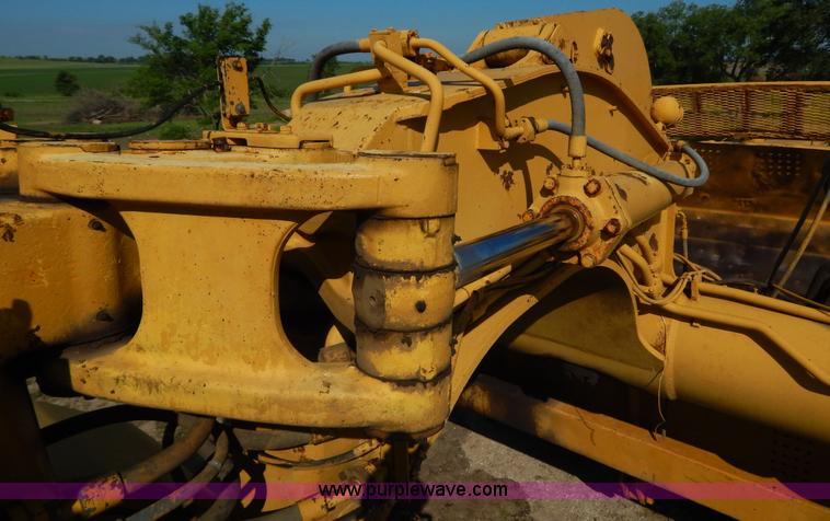 image for item H3343 1977 Caterpillar 637D dual engine conventional scraper