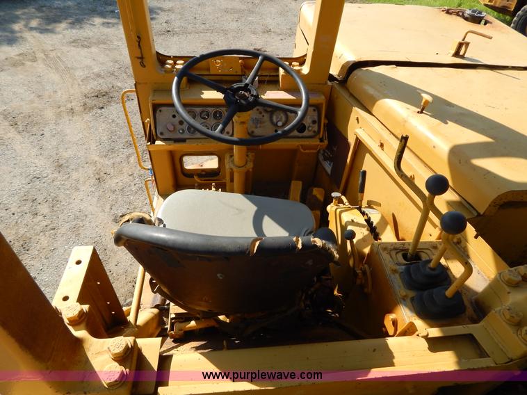 image for item H3343 1977 Caterpillar 637D dual engine conventional scraper