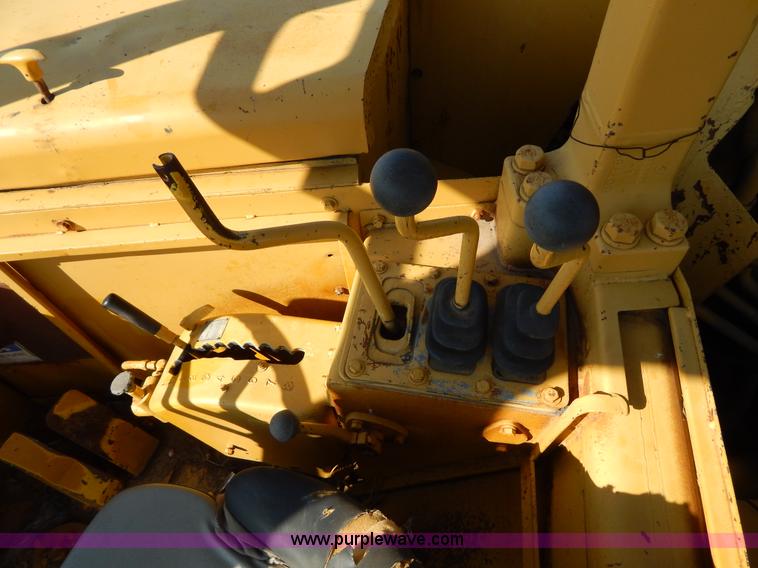 image for item H3343 1977 Caterpillar 637D dual engine conventional scraper