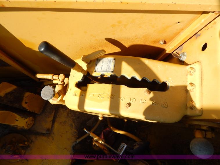 image for item H3343 1977 Caterpillar 637D dual engine conventional scraper