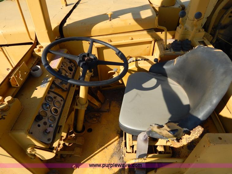 image for item H3343 1977 Caterpillar 637D dual engine conventional scraper