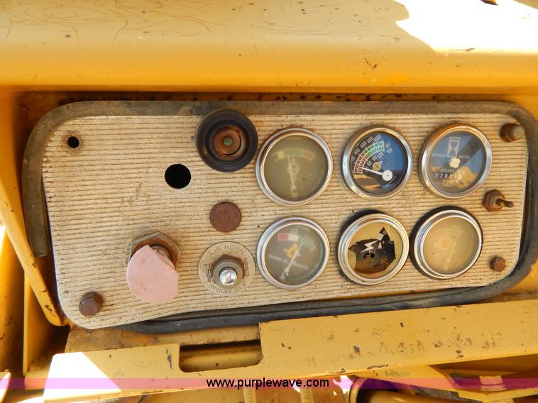 image for item H3343 1977 Caterpillar 637D dual engine conventional scraper