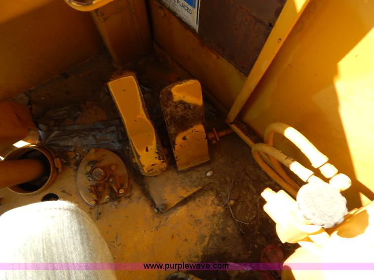 image for item H3343 1977 Caterpillar 637D dual engine conventional scraper